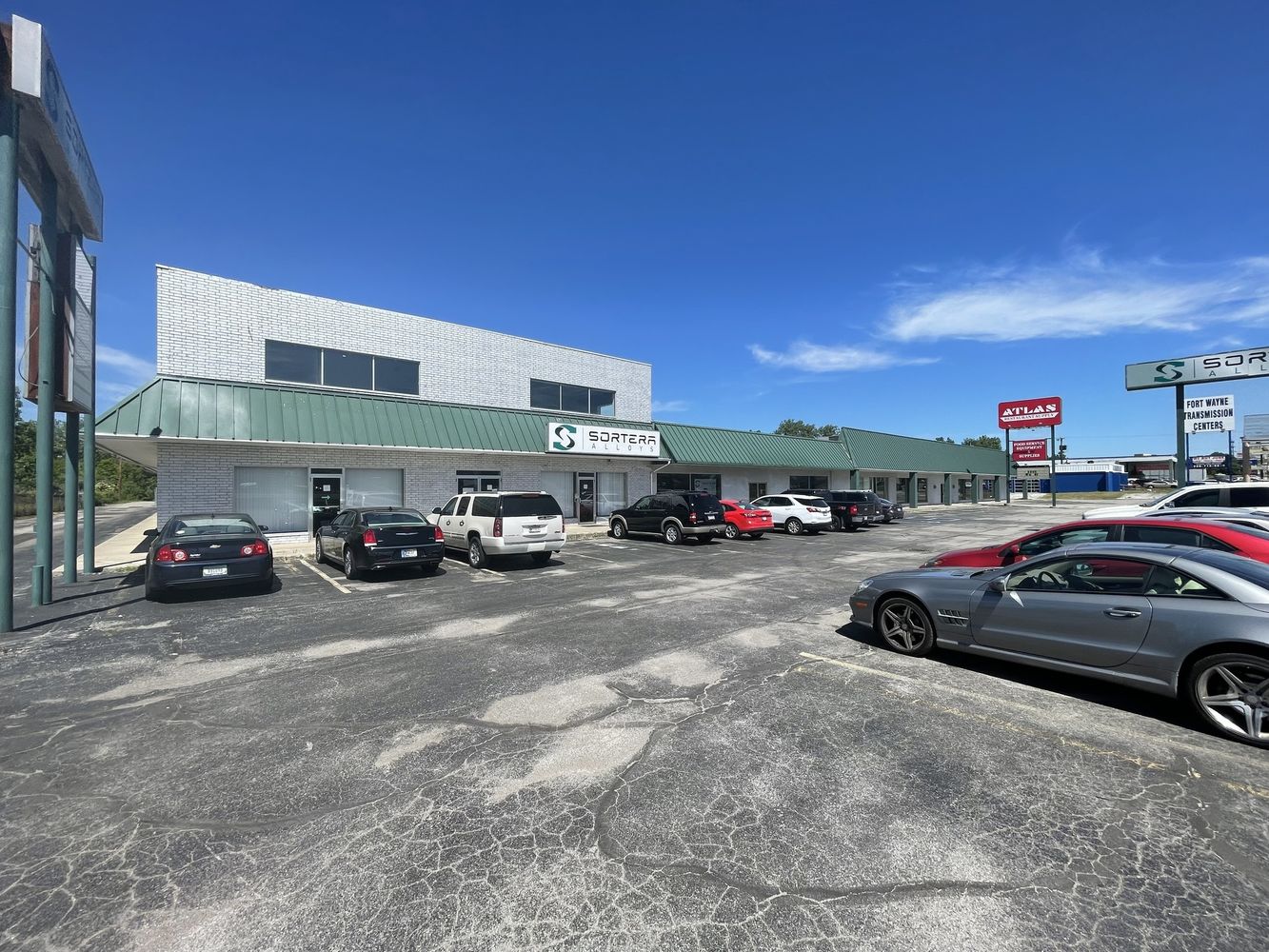 Stoller Building: 909-929 N. Coliseum Boulevard, Fort Wayne, IN 46805